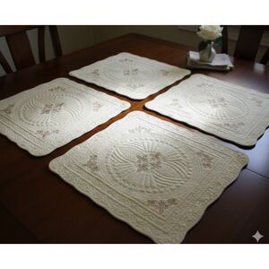 Donna Sharp Quilted Placemats Set of 4 Gold Embroidered Fleur-de-lis 15x18